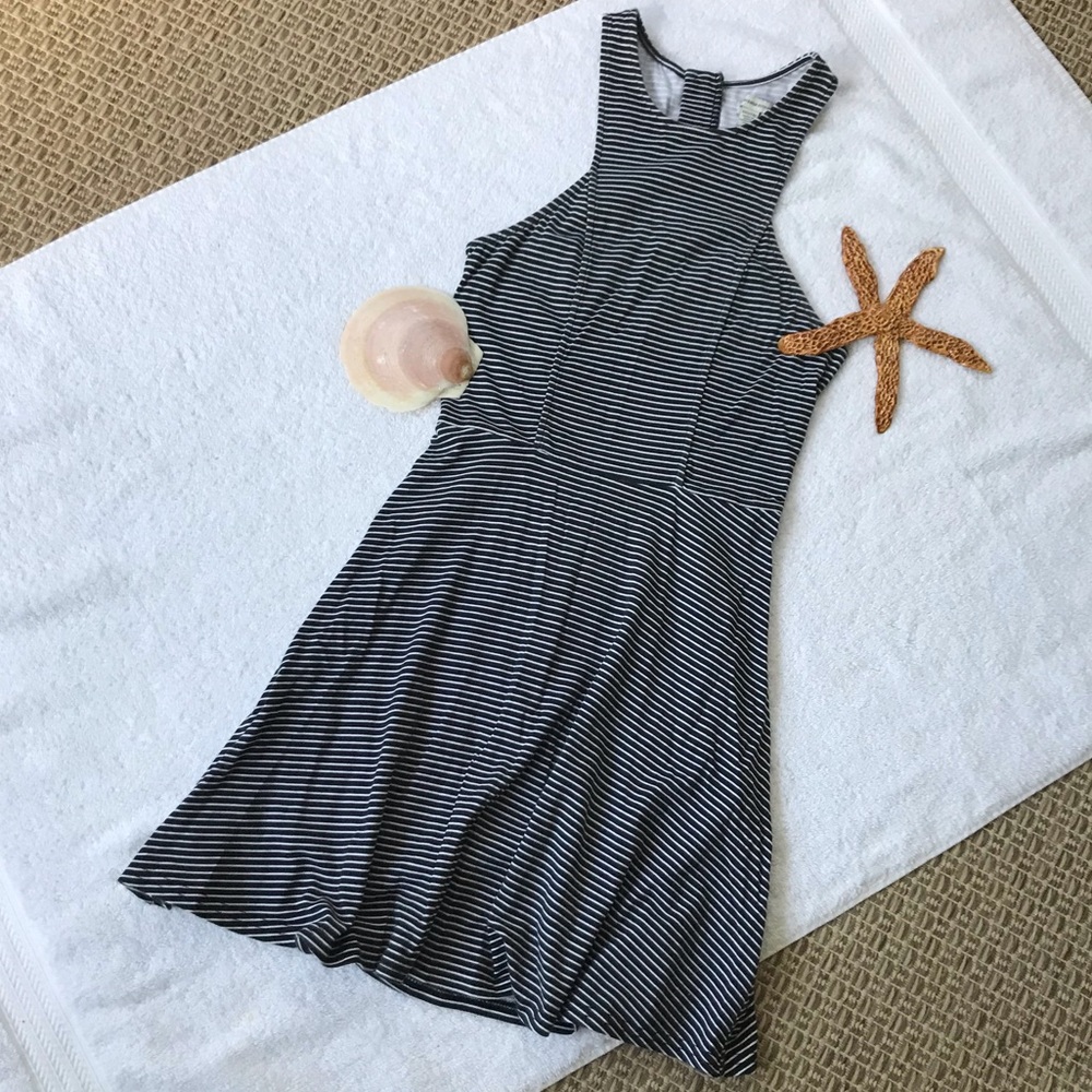 🧿2/$20🧿 AEO Black and White Stripped Dress (4a)